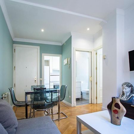 Apartamentos Dali Madrid Kültér fotó