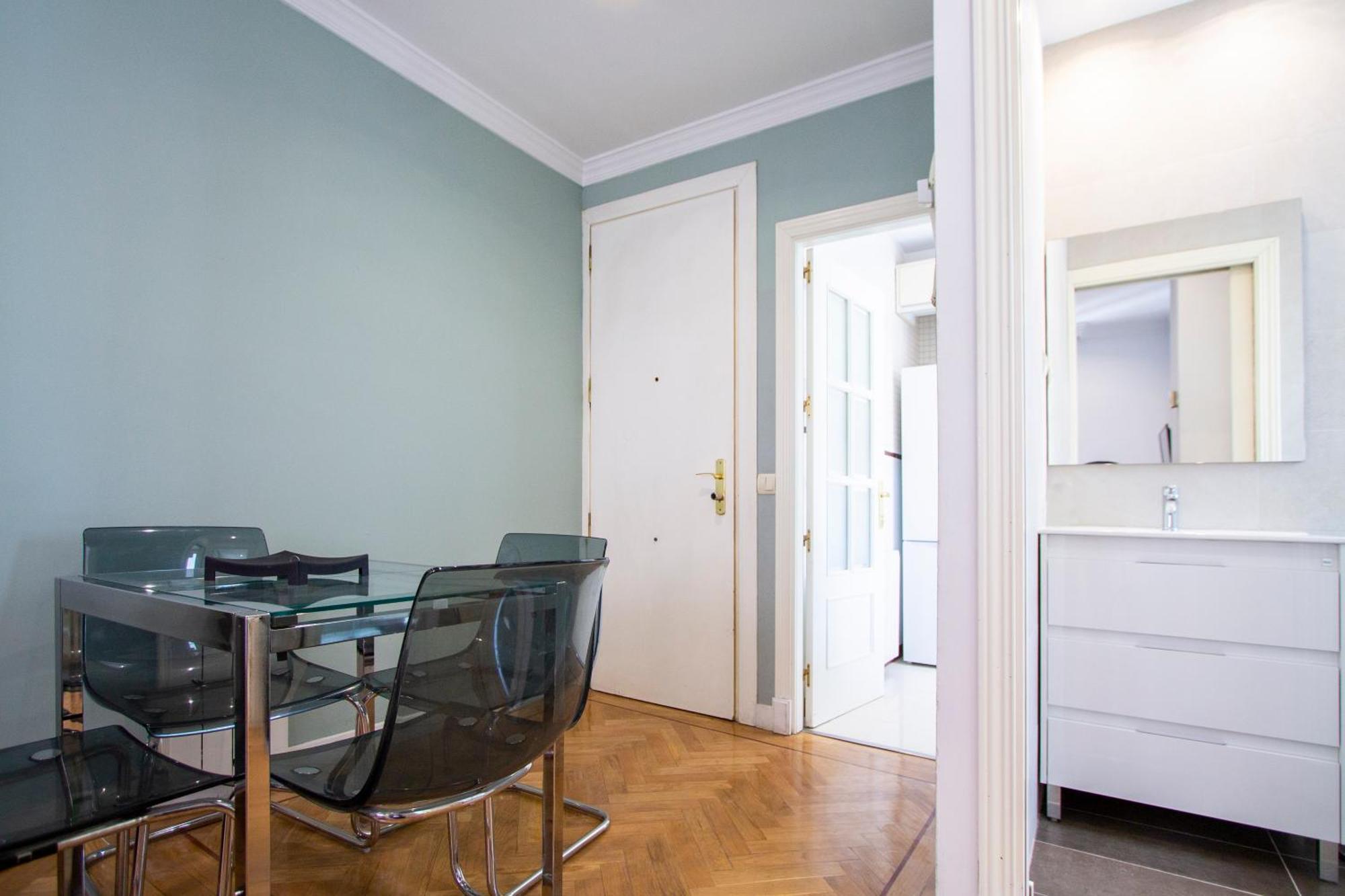 Apartamentos Dali Madrid Kültér fotó