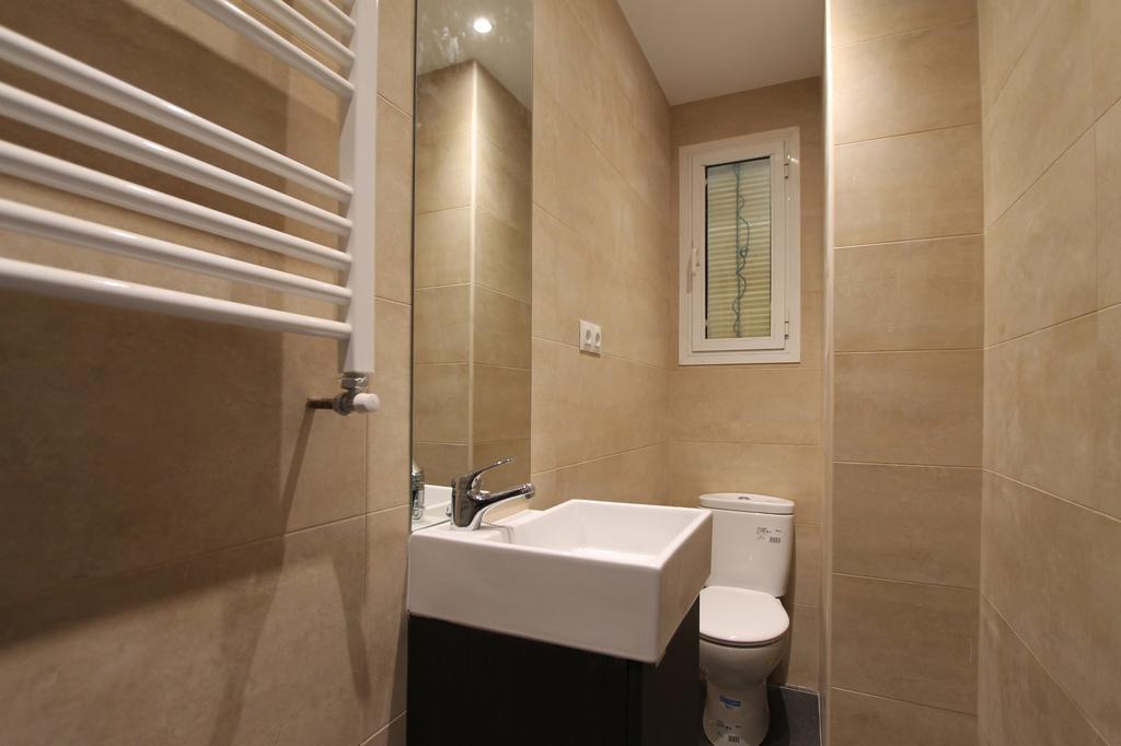 Apartamentos Dali Madrid Szoba fotó