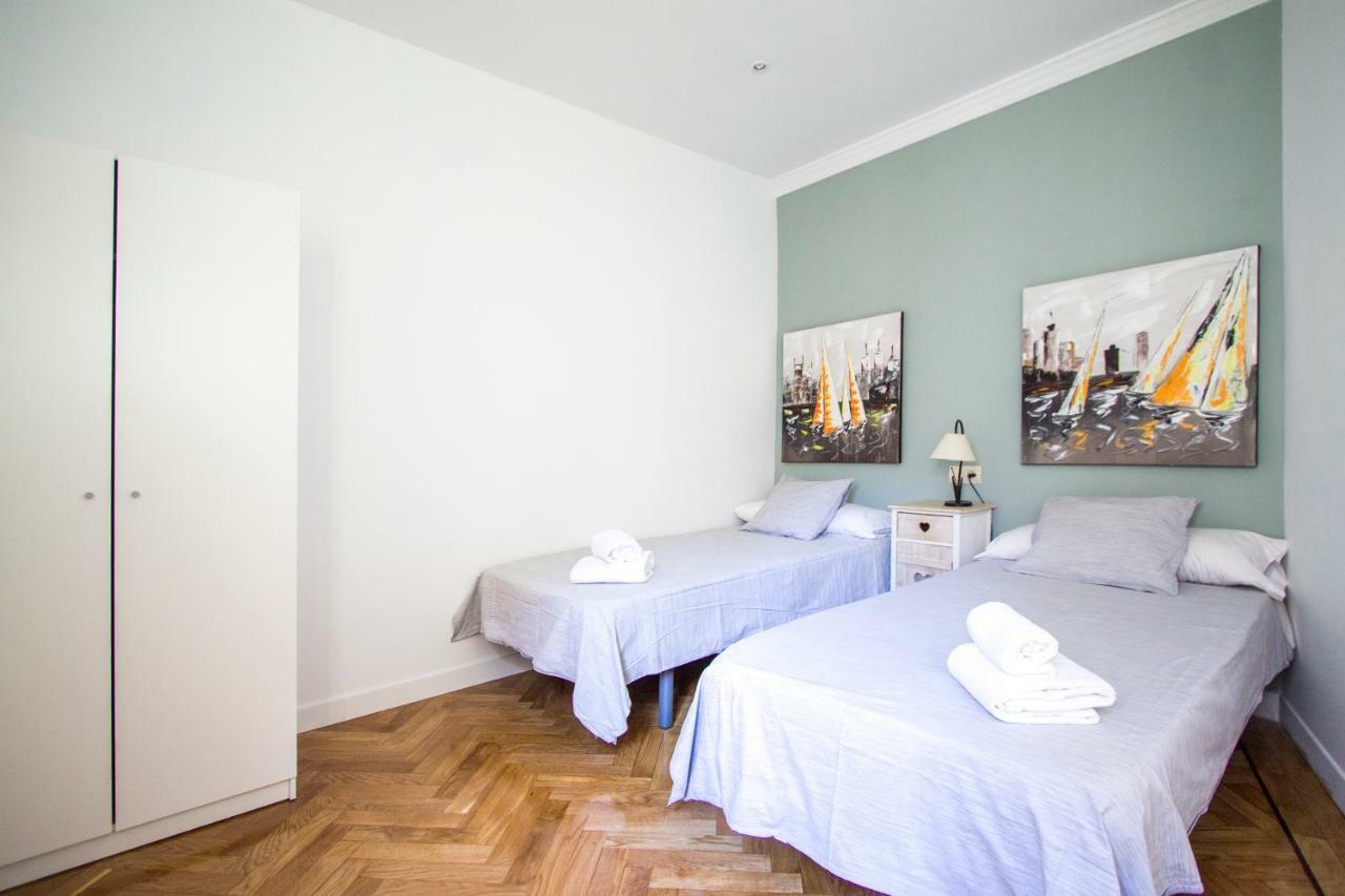 Apartamentos Dali Madrid Kültér fotó